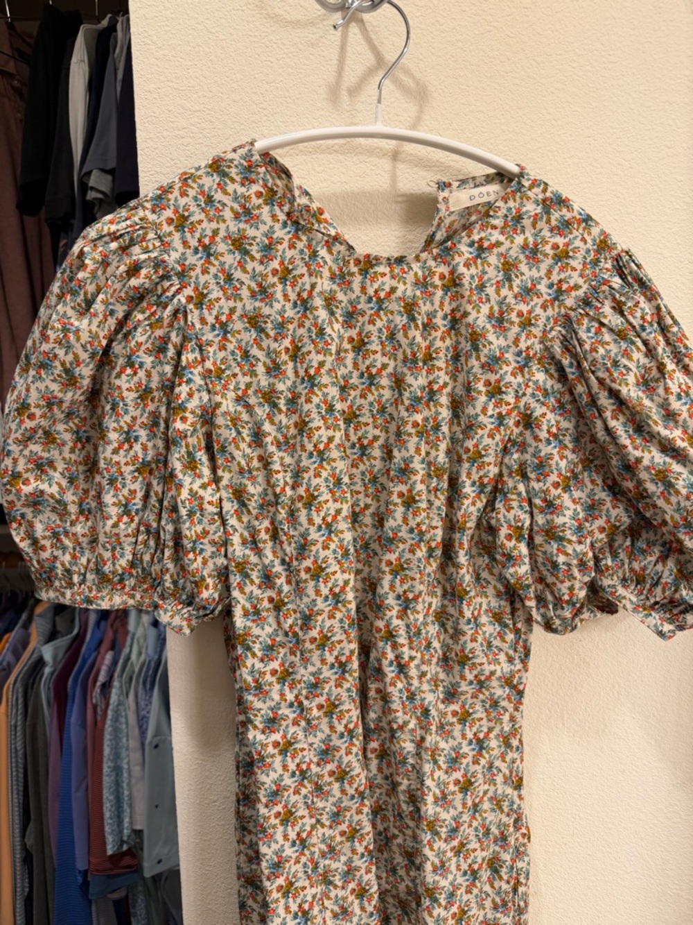 Doen Floral Puff-Sleeve Midi Dress in XS